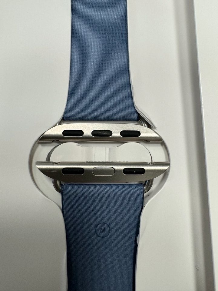 Apple watch 41 mm Lavernder Blue Modern Buckle M - MUHC3ZM/A in Bargteheide