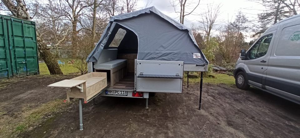 Camper Anhänger ausgebauter Klappcaravan von PureCamping in Hamburg