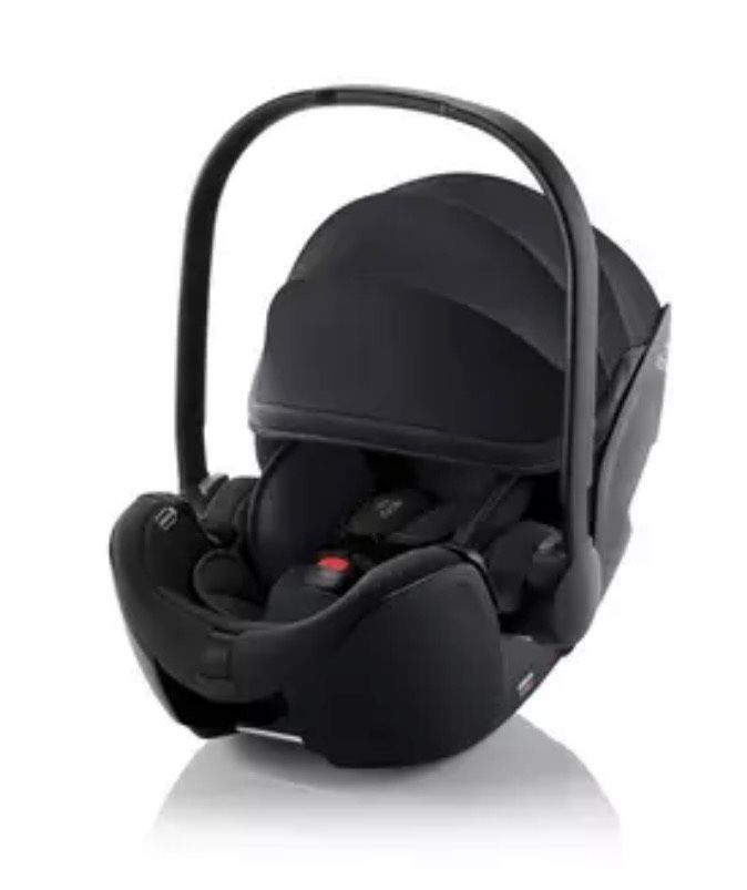 Britax Römer 5z2 Babyschale in Aachen