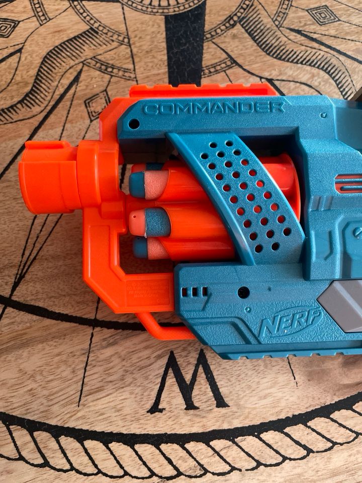 Nerf gun elite 2 commander in Mühlacker