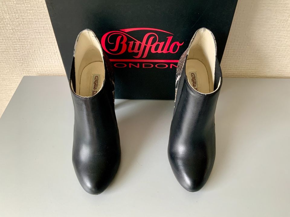 BUFFALO Python Leder High Heel Ankle Boots 10,5 cm Absatz Gr. 38 in Berlin