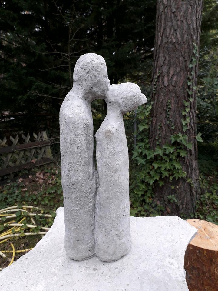 Skulptur.  Der Kuss in Lindwedel