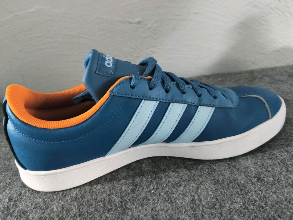 Adidas Turnschuhe/ Sneaker in Bodensee