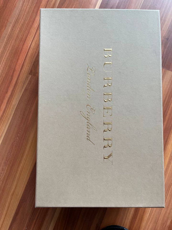 Burberry Schuhe Sneaker Reeth 41 in Berlin