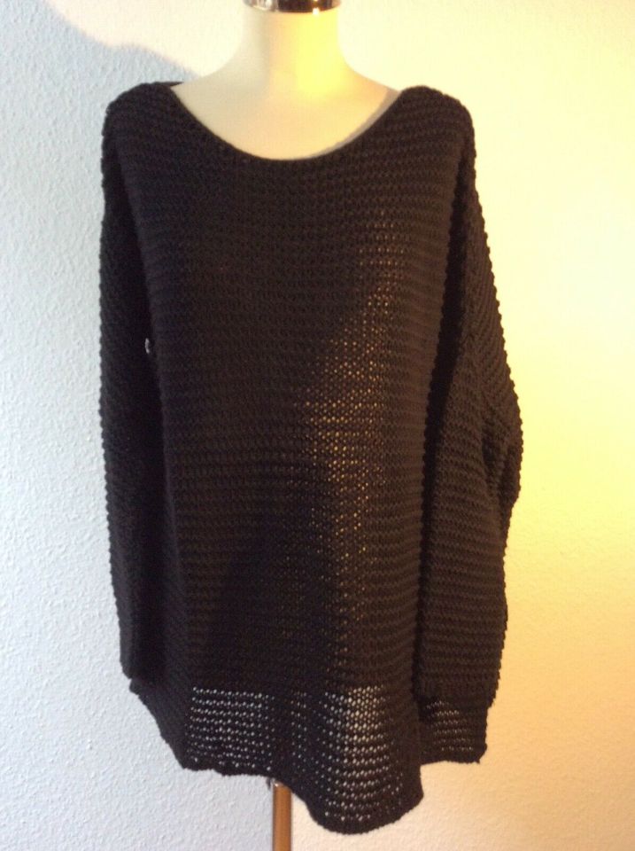 schwarzer pullover aus dickem baumwollgarn / locker gestrickt in Berlin