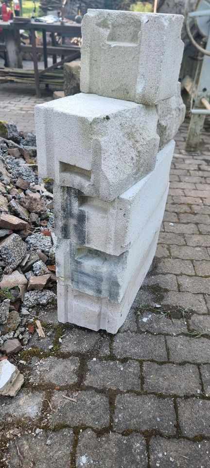 Ytong/Porenbeton Steine (15x20x60cm, 24x20x60cm, beschädigt) in Ehringshausen