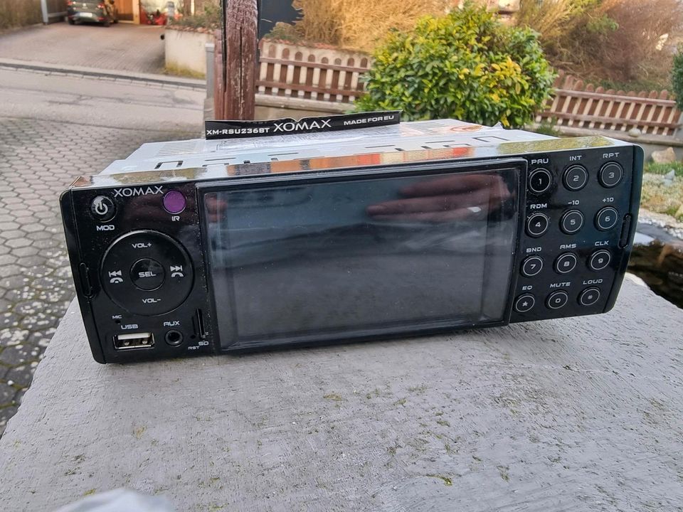 Auto Radio mit DIN - Schacht zu verkaufen in Fürth