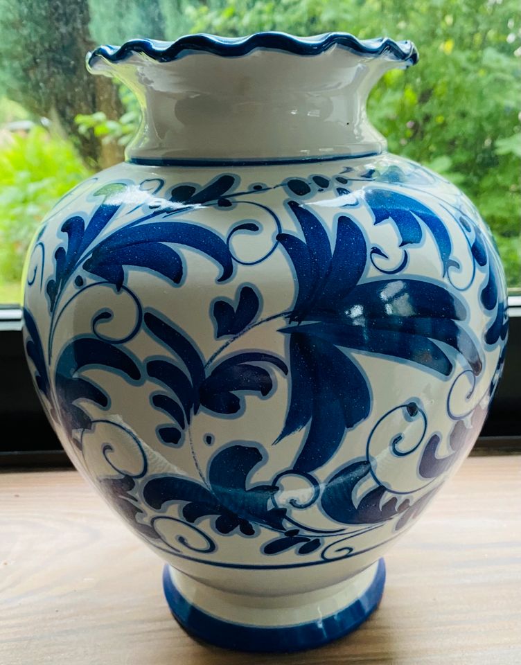 Dekorative Vase, Handbemalt, Italien, 24,5 cm hoch in Bielefeld