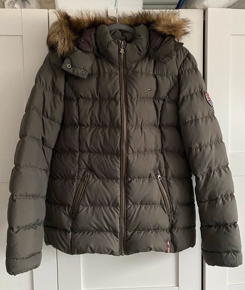 Tommy Hilfiger Daunenjacke Gr. L Khaki in Köditz