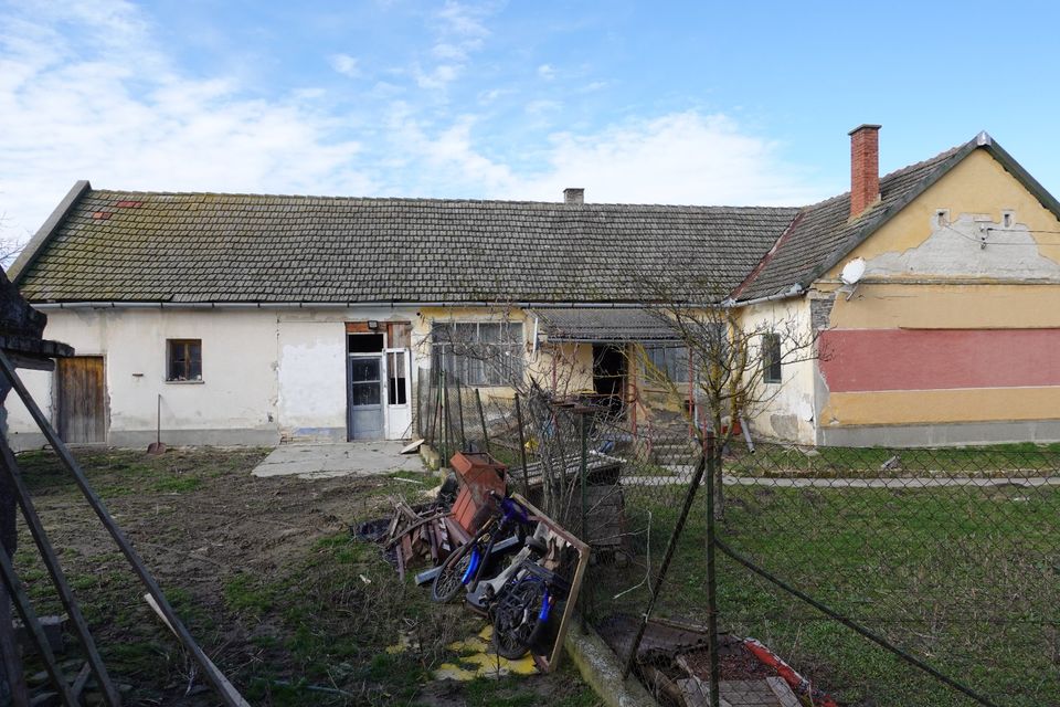 Haus in Ungarn mit großem Grundstück zu verkaufen in Sinzig