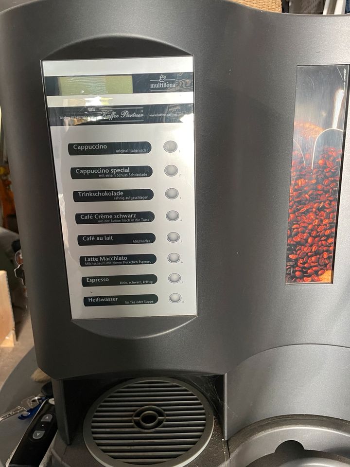 Kaffeemaschine mit passendem Unterschrank in Partenstein