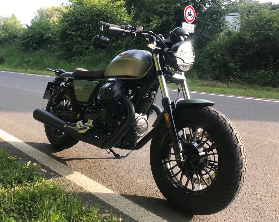 Moto Guzzi Bobber V9 in Enger