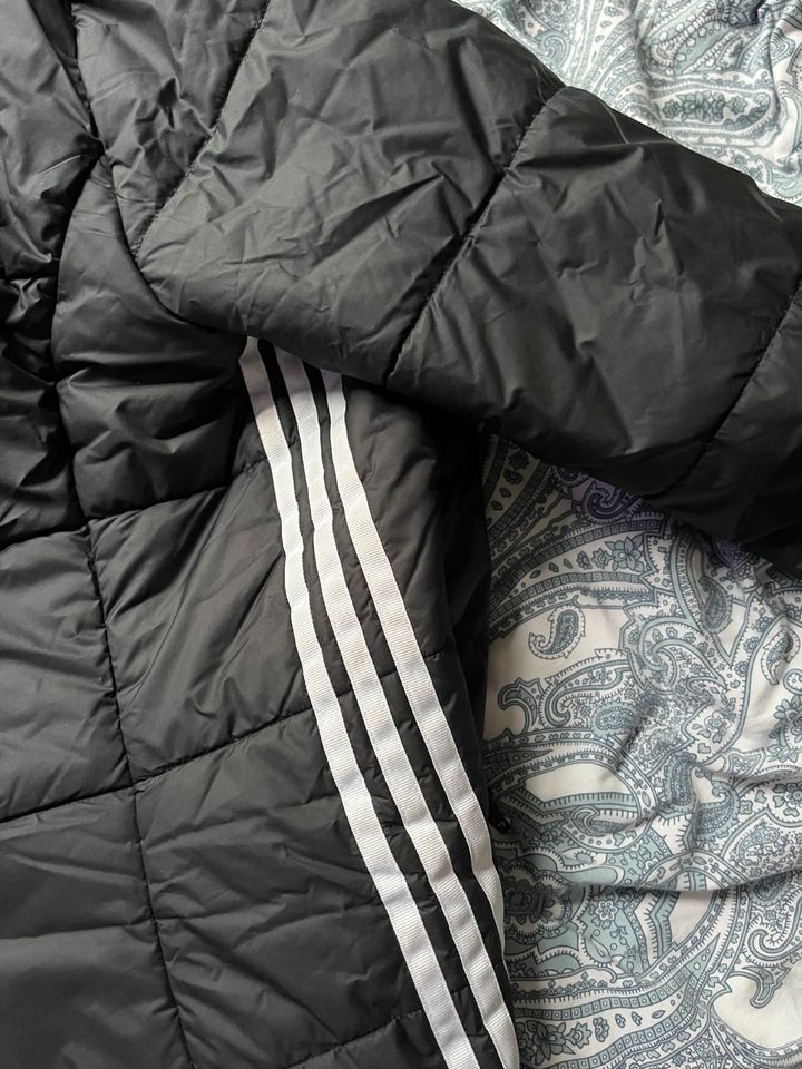 Adidas Damen Winterjacke in Bad Segeberg