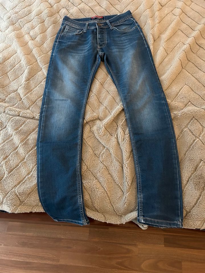 Jeans Herren slim Stretch 29x 32 Rock creek in Köln