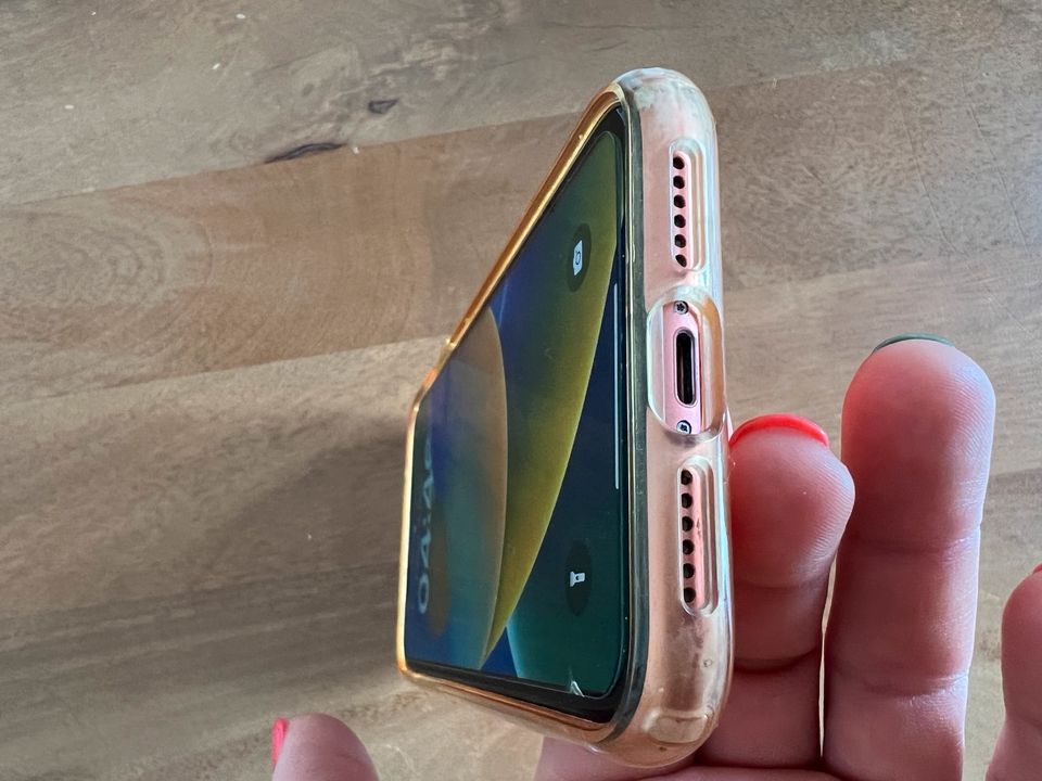 Apple iPhone XR , 64GB inkl. Hülle, mit Glasschutz in Berlin