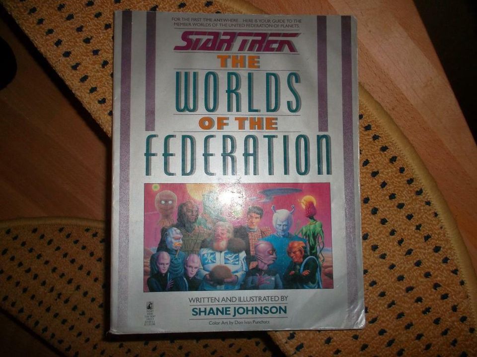 Vier Star Trek Bücher,ideale Geschenke aus früherer Zeit in Stutensee