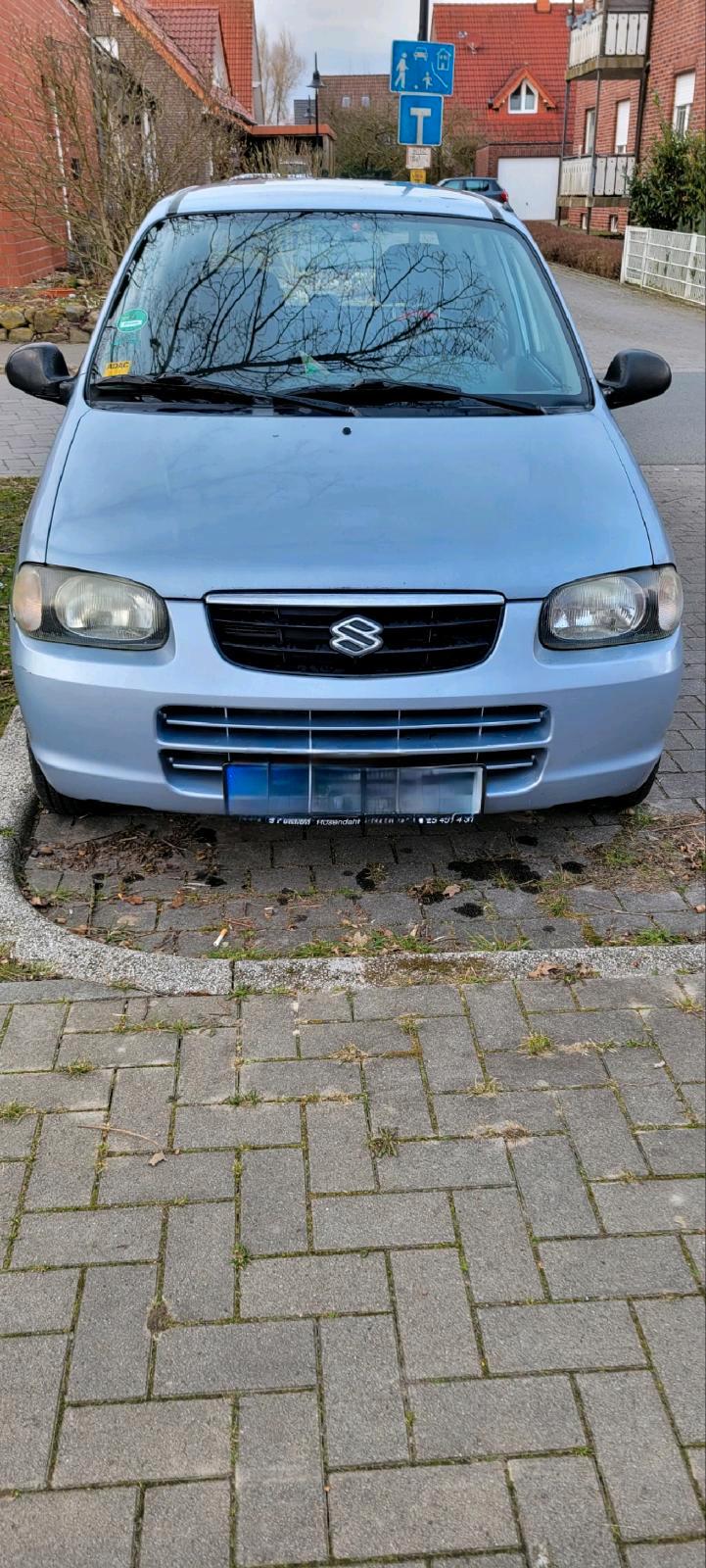 Abbildung des Autos Suzuki Alto.