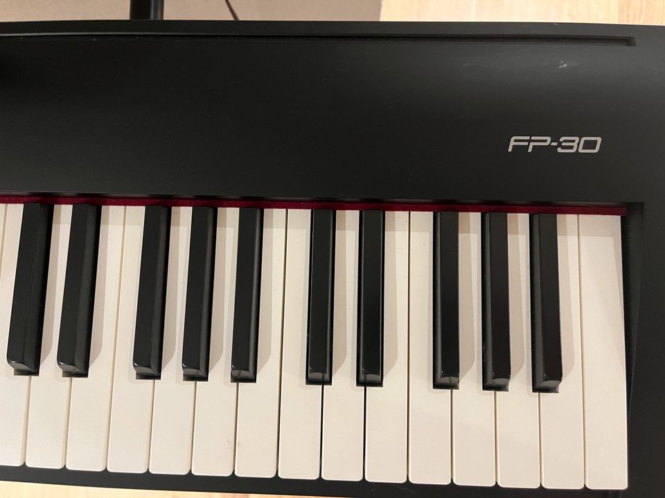 E-Piano - Roland FP30 in Konstanz