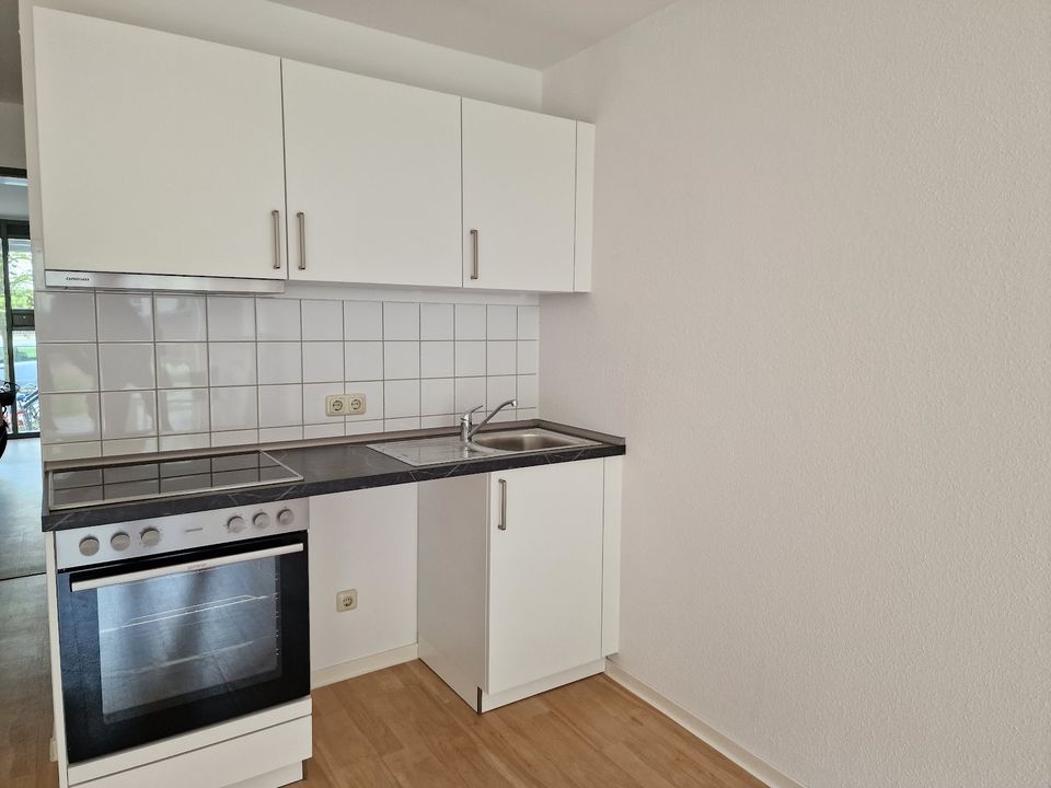 NUR FÜR STUDIERENDE (DUAL O. VOLLZEIT) : Mod. Einzelappartement, 2 Zimmer, Terrasse, Pantryküche in Kiel