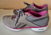 REEBOK Sneaker Gr 10.5 Kr. München - Grasbrunn Vorschau