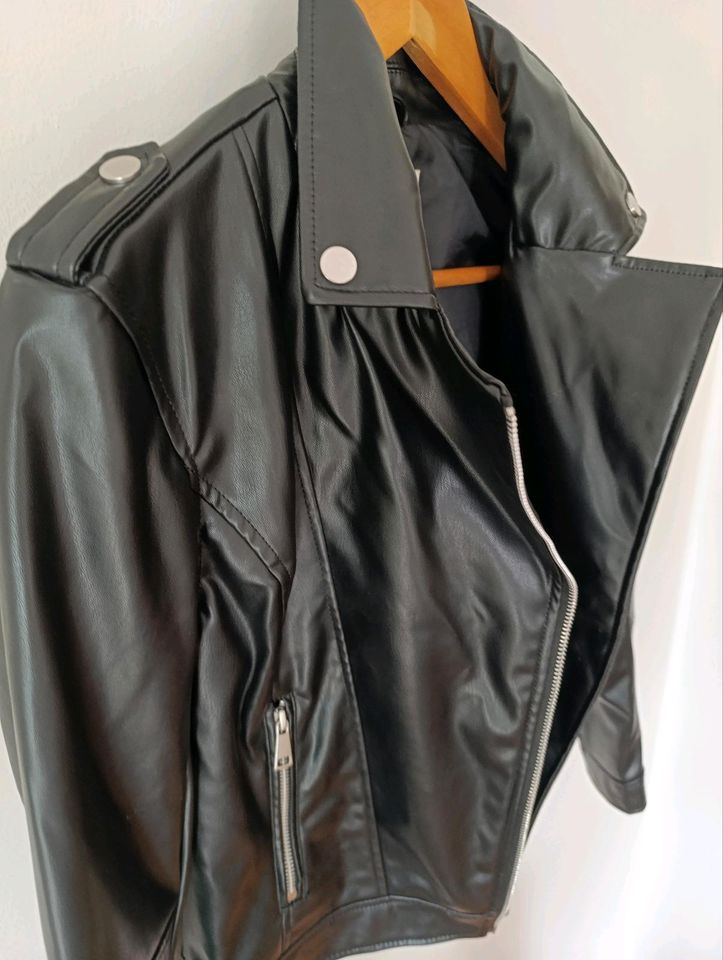 Kunstlederjacke im Biker-Look von H&M, Gr.170 in Ockenfels