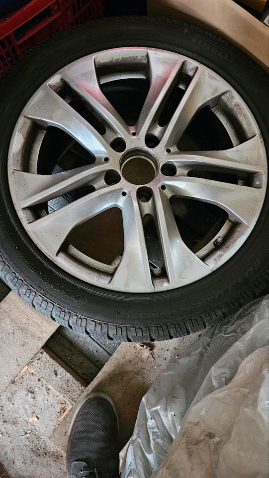 Mercedes 17zoll Winterreifen Pirelli in Duisburg