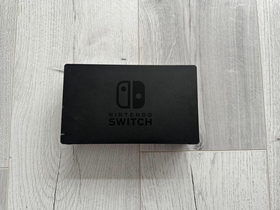 TOP Zustand Nintendo Switch (grau) inkl. Zubehör in Paderborn