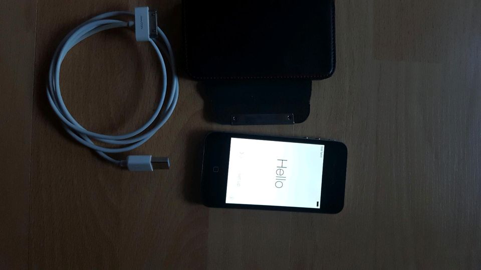 IPhone 4s mit Adapter und Kabel in Dortmund