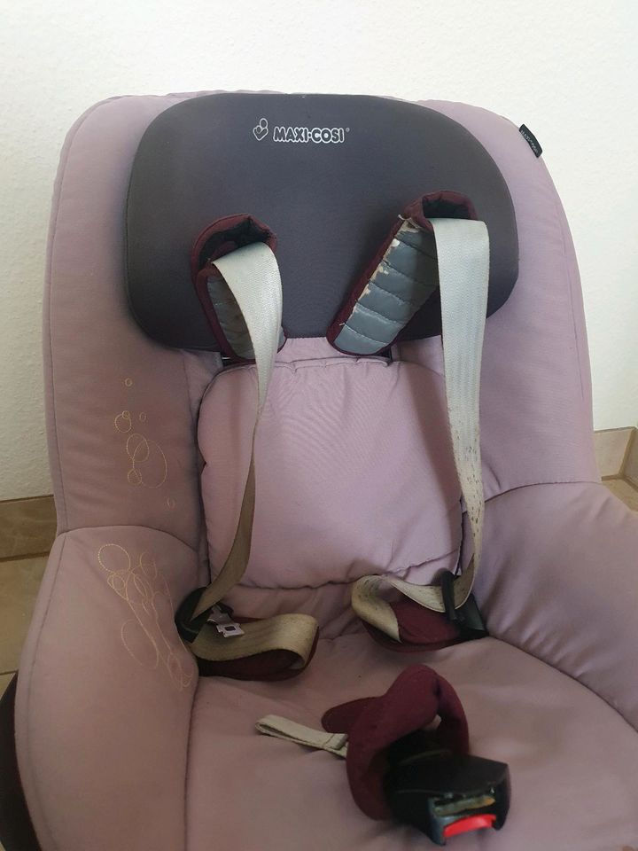 Kindersitz Maxi Cosi Pearl inkl Isofix Family Fix in Altlandsberg