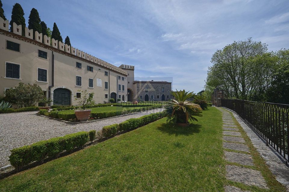 FEWO GARDASEE - AL CASTELLO – Residenz mit Seeblick und Pool in München