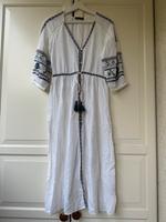 Zara besticktes Plumetis Kimono langes Kleid Maxikleid Größe XS Berlin - Neukölln Vorschau