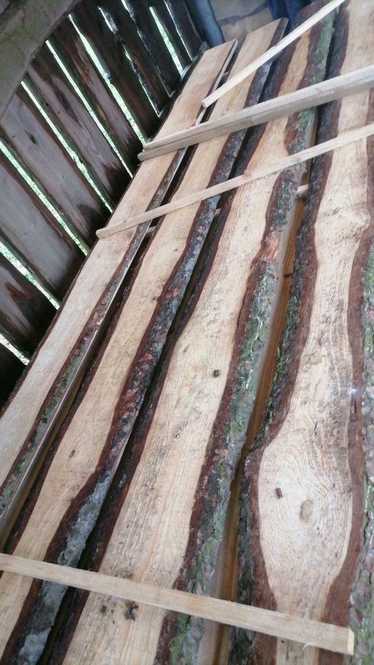 Schwartenbretter, Seitenbretter, Bretter mit Rinde, Naturbretter in