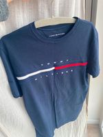 T-Shirt Tommy Hilfiger Größe M Blau Nordrhein-Westfalen - Oberhausen Vorschau