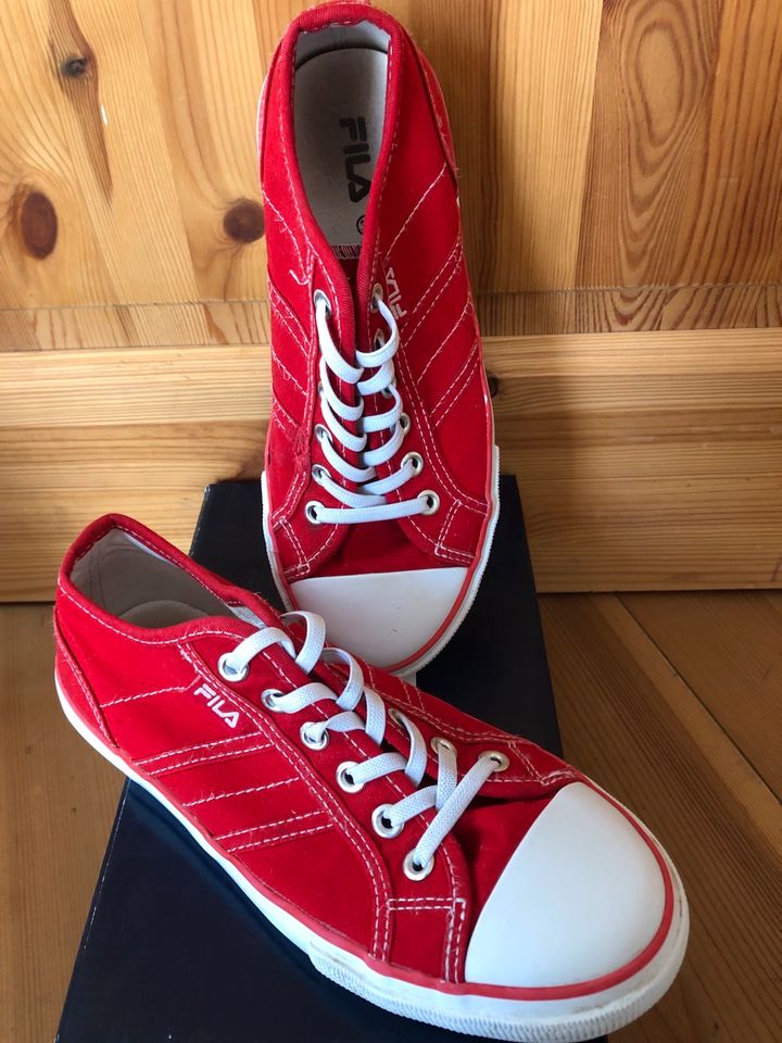 Chucks Kinder rot Fila Gr. 35 in Hammelburg