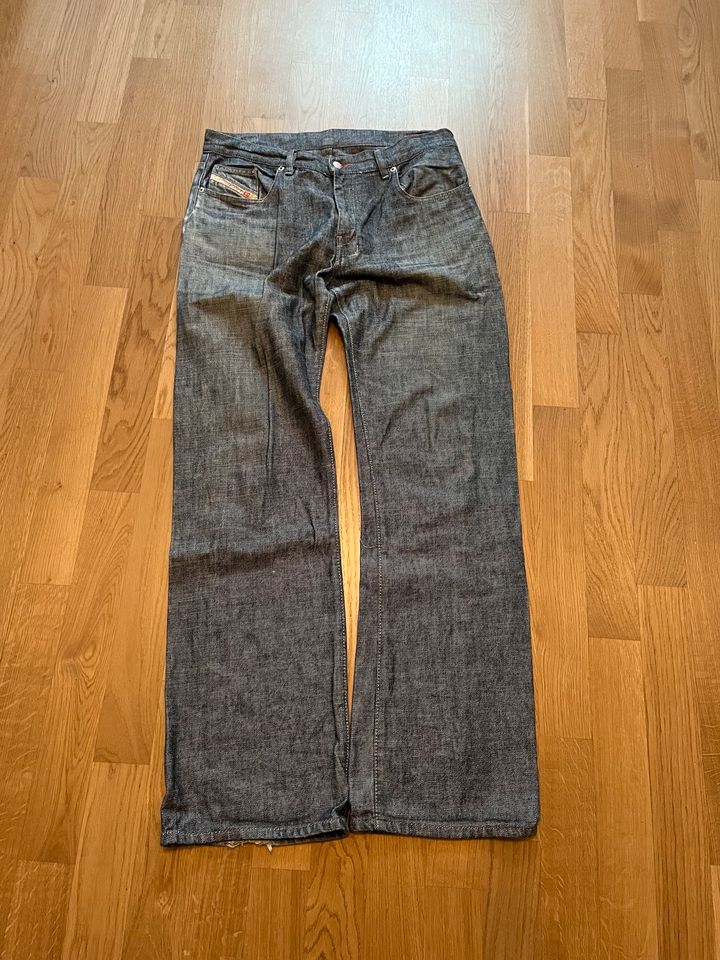 Original Diesel Jeans für Herren - Blau, W33 in Düsseldorf