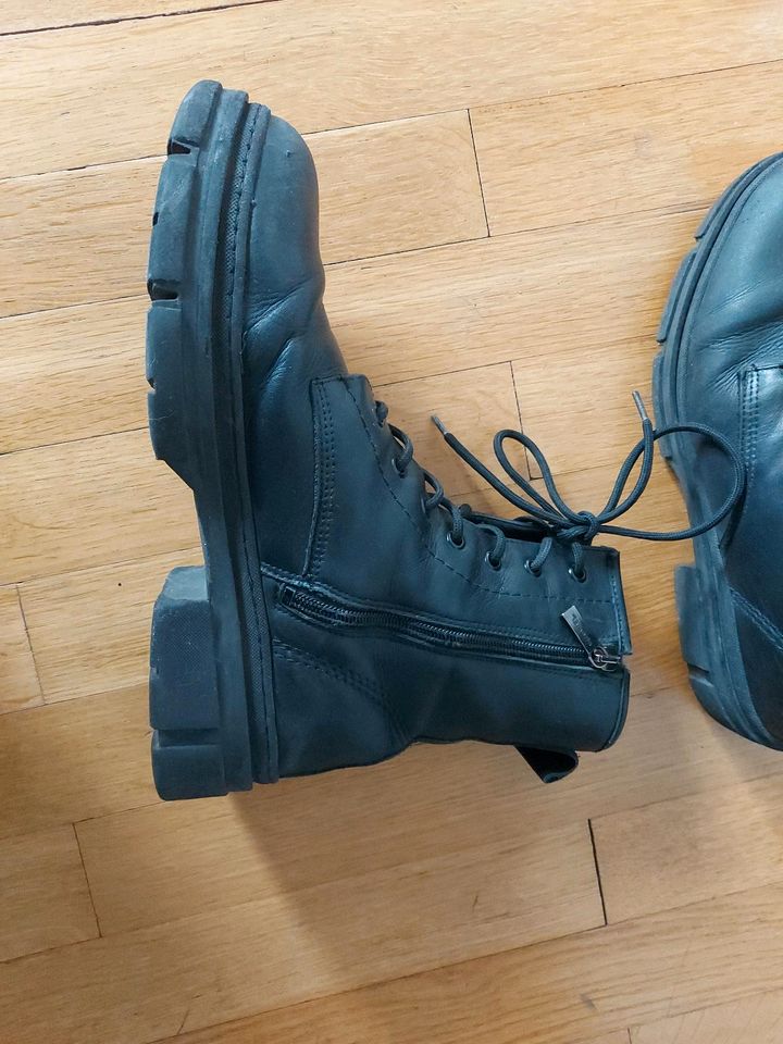 TAMARIS Halbstiefel Stiefel schwarz Größe 40 sehr guter Zustand in Karlsruhe