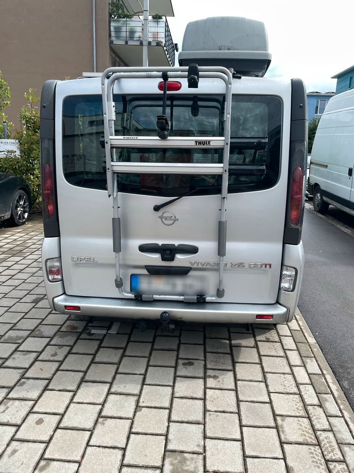 Opel Vivaro  Camper  2.5 Liter Motor in Freiburg im Breisgau
