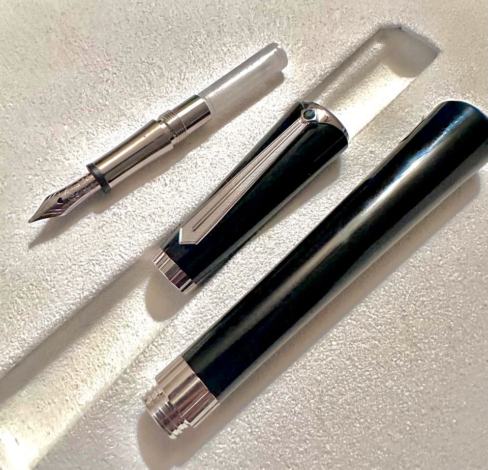 Montblanc Marlene Dietrich Special Edition Füllfederhalter in Geislingen an der Steige