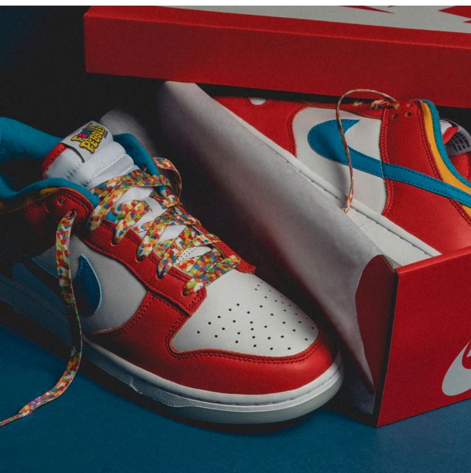 Nike Dunk Low LeBron James - Fruity Pebbles Sneakers in Berlin