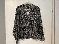 Gina Langarm Bluse Leo Muster Schwarz Beige Gr. 38 Neu Nordrhein-Westfalen - Pulheim Vorschau
