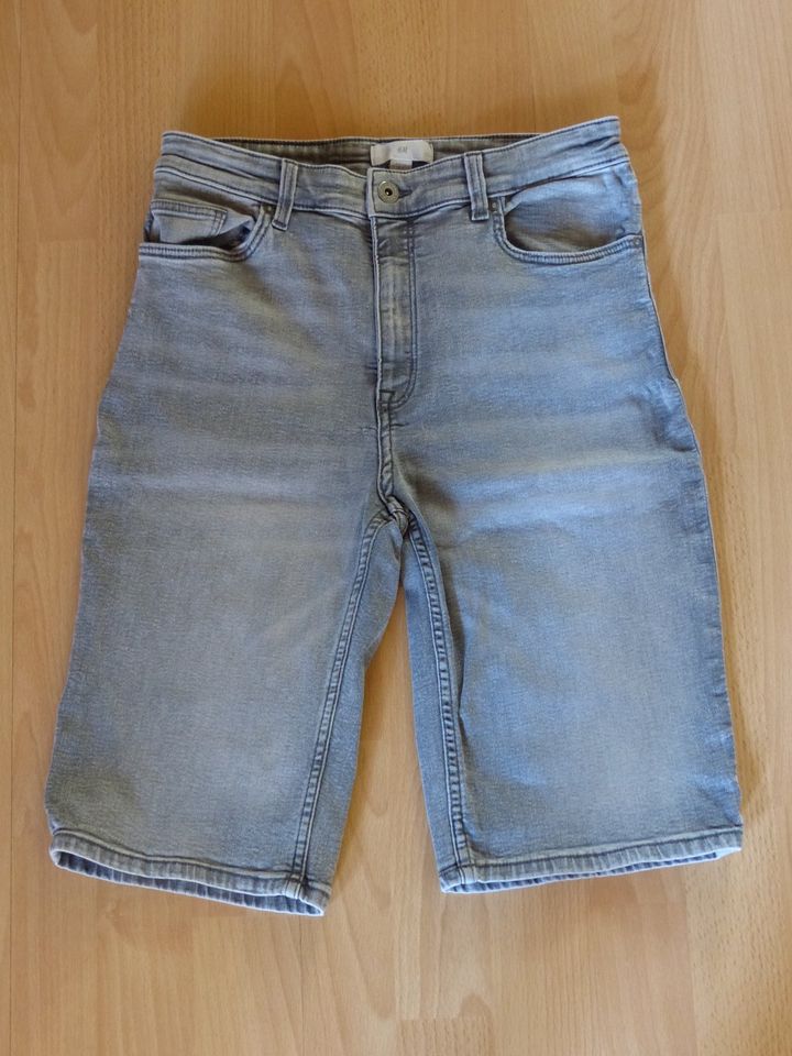 Jeans-Shorts H&M grau Gr.38 - wie neu in Lautertal