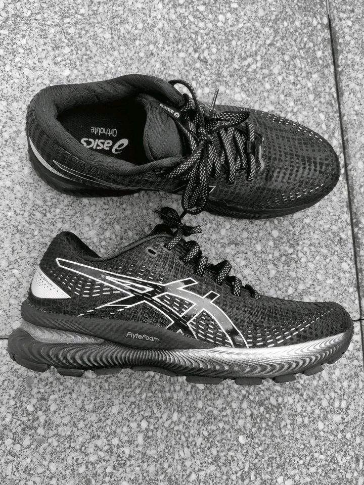 Asics Gel- Saiun Laufschuhe in Wesel