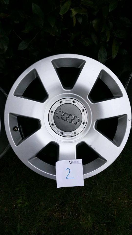 Alufelgen Original Audi A8 4E D3 8x17 ET43 4E0601025S A3 A4 A6 ? in Reichshof