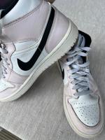 Nike Air Jordan 1 mid, rosa-weiß, Gr.39 Düsseldorf - Angermund Vorschau