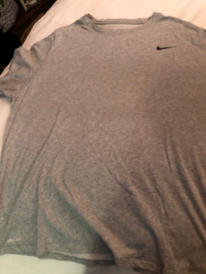 Nike Dri-FIT Fitness T-Shirt in Köln