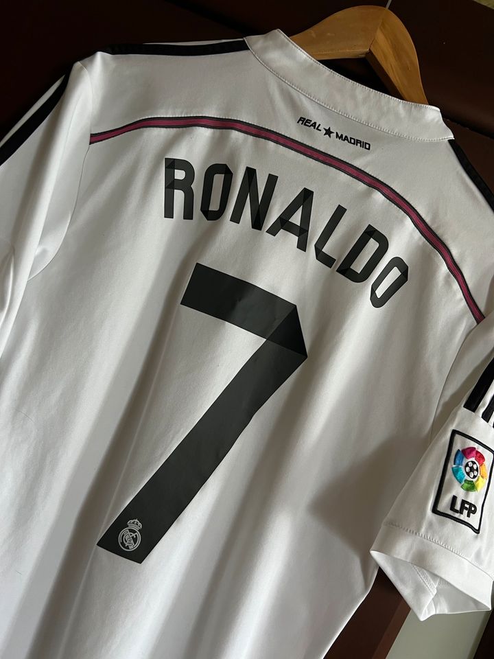 Ronaldo Real Madrid Vintage Heim Trikot Saison: 2014/2015 M in Hamburg