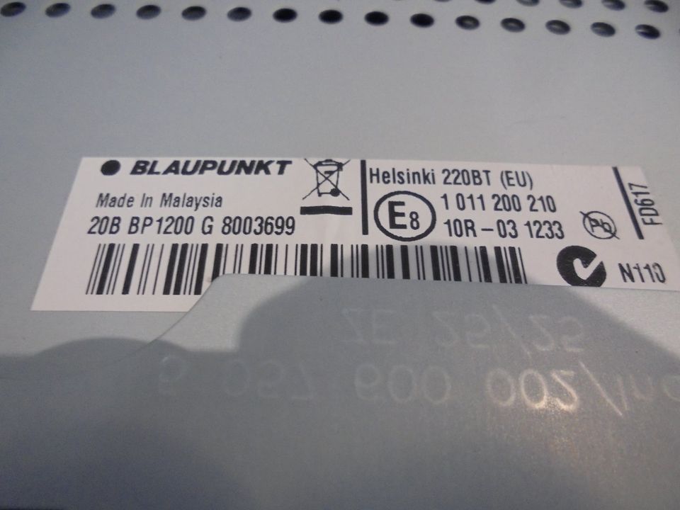 Blaupunkt Helsinki 220BT CD Autoradio mit abnehmbaren Bedienteil in Harrislee