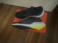 Nike Vomero15 Women, black Ladenpreisen 159,99€ Gr.38,5 Niedersachsen - Bendestorf Vorschau