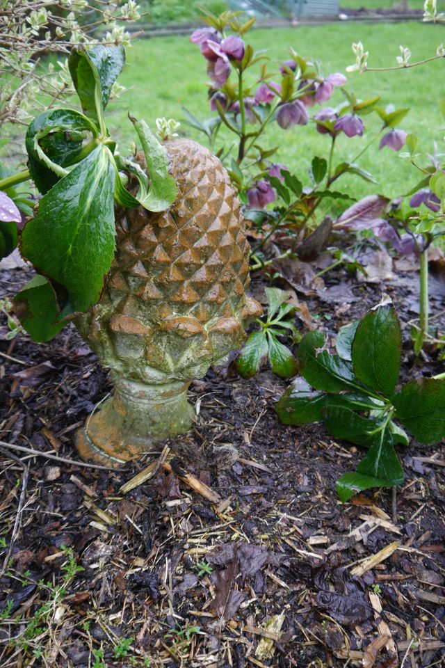 Dekozapfen aus Ton für den Garten in Steinheim