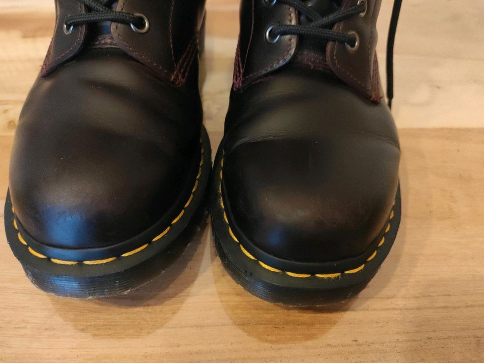 Dr. Martens Modell 1460 Serena Oxblood in Romrod